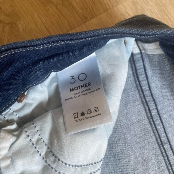 MOTHER Denim - High Waisted Looker Ankle Jeans - Picture 8 of 10